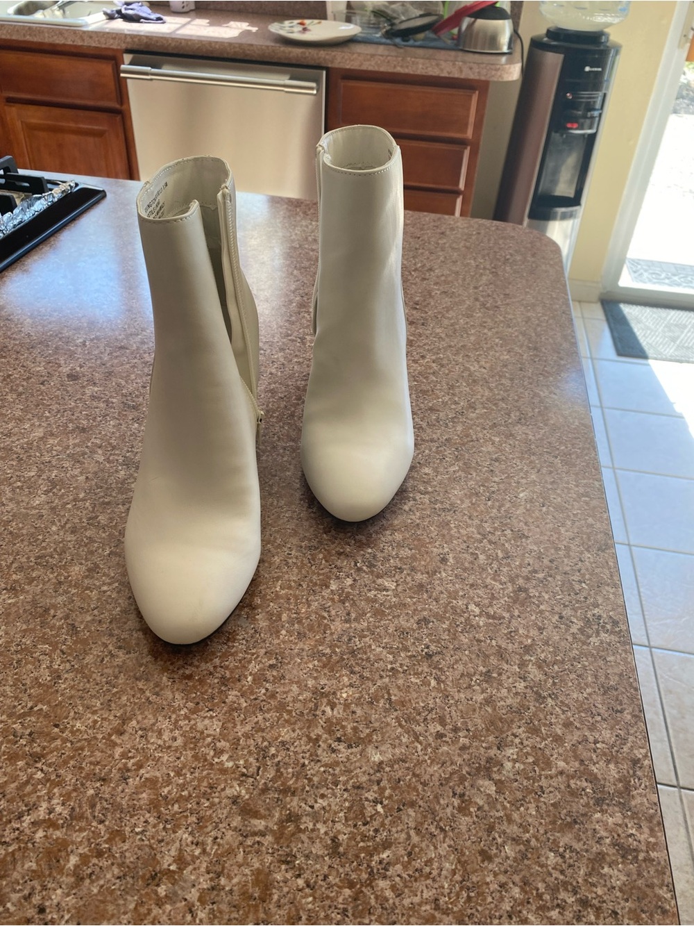 Women's Cream Zip-Closure Ankle Booties